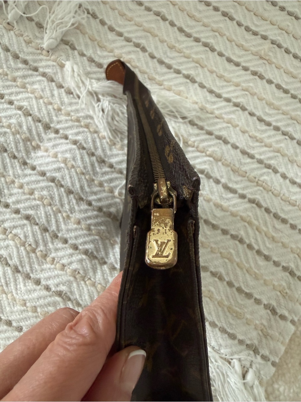 Louis Vuitton Monogram 19 Toiletry Pouch - Brown/Gold Monogram - Picture 7 of 11